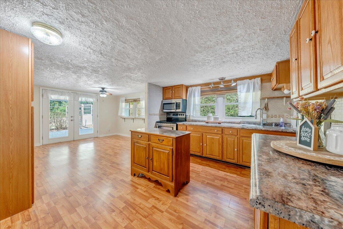 2840 Sha-Al Road Roanoke, VA 24014 - Photo 8 of 50 Open Kitchen