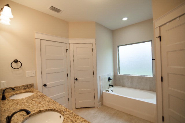 8674 Rosedown Lane Daphne, AL 36526 - Photo 13 of 24 Master Bath