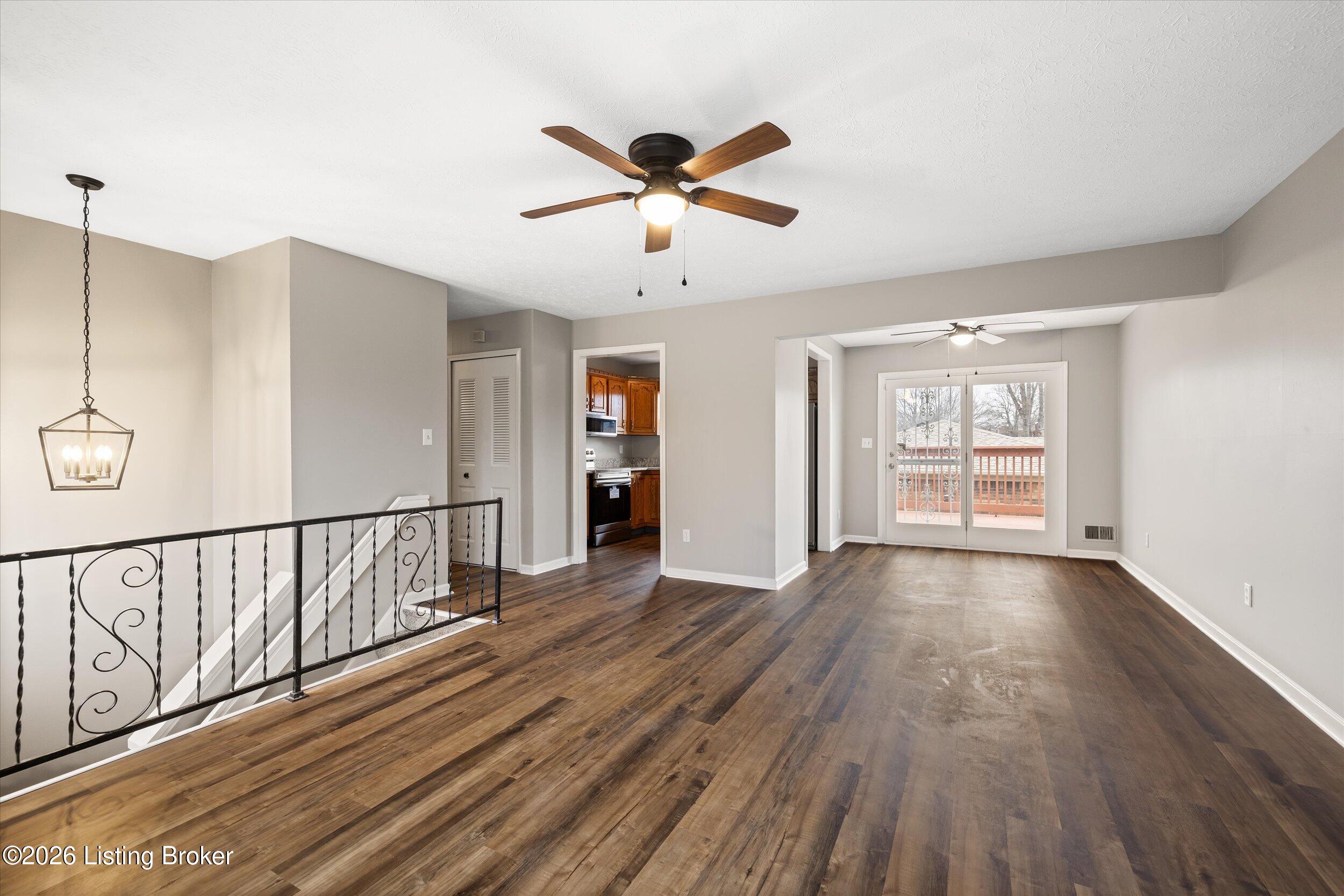 4433 Malcolm Road Louisville, KY 40216 - Photo 8 of 39 03-3U8A3550