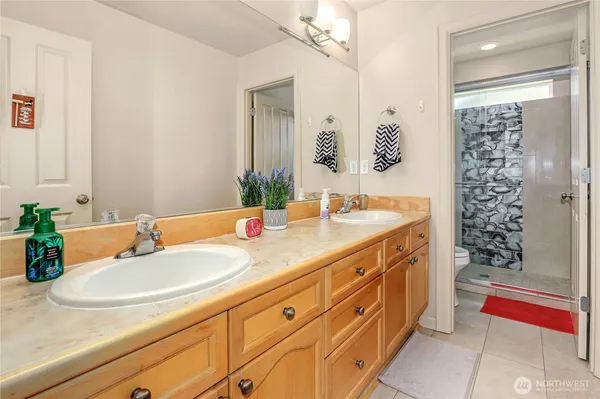 $5,500 | 1958 16th Court Northeast, Issaquah, WA 98029