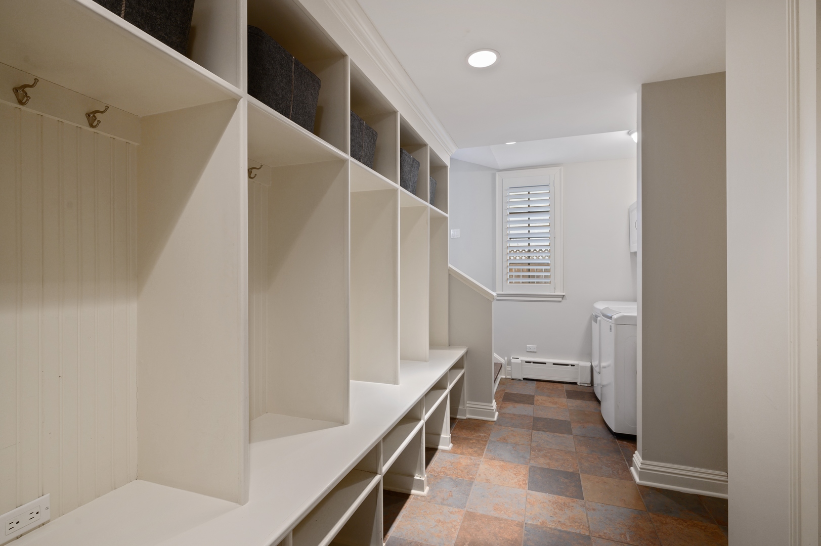 1435 Tower Road Winnetka, IL 60093 - Photo 19 of 34 a bathroom with a toilet and a shower