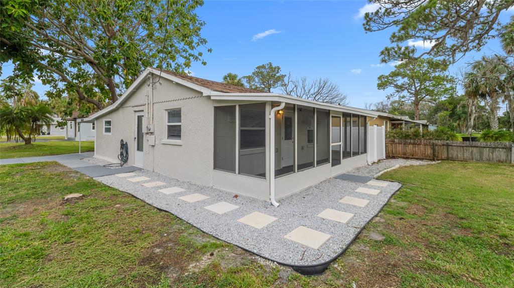 7635 Pier Road Port Richey, FL 34668 - Photo 2 of 13