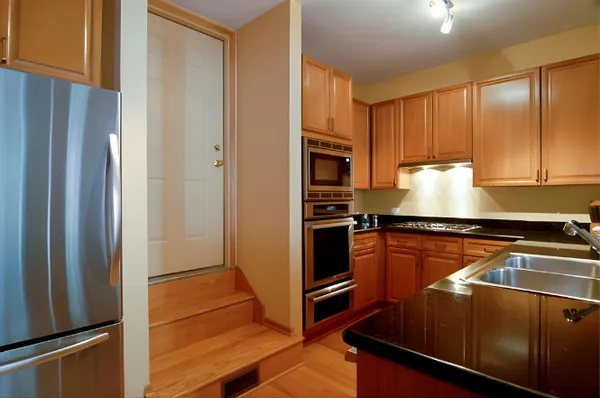 $4,500 | 2039 North Lincoln Avenue, Unit E, Chicago, IL 60614