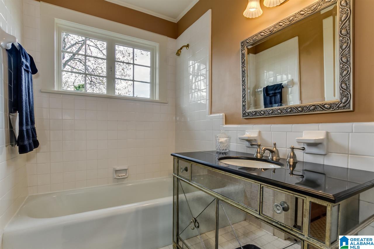 4221 Crescent Road Birmingham, AL 35222 - Photo 29 of 40
