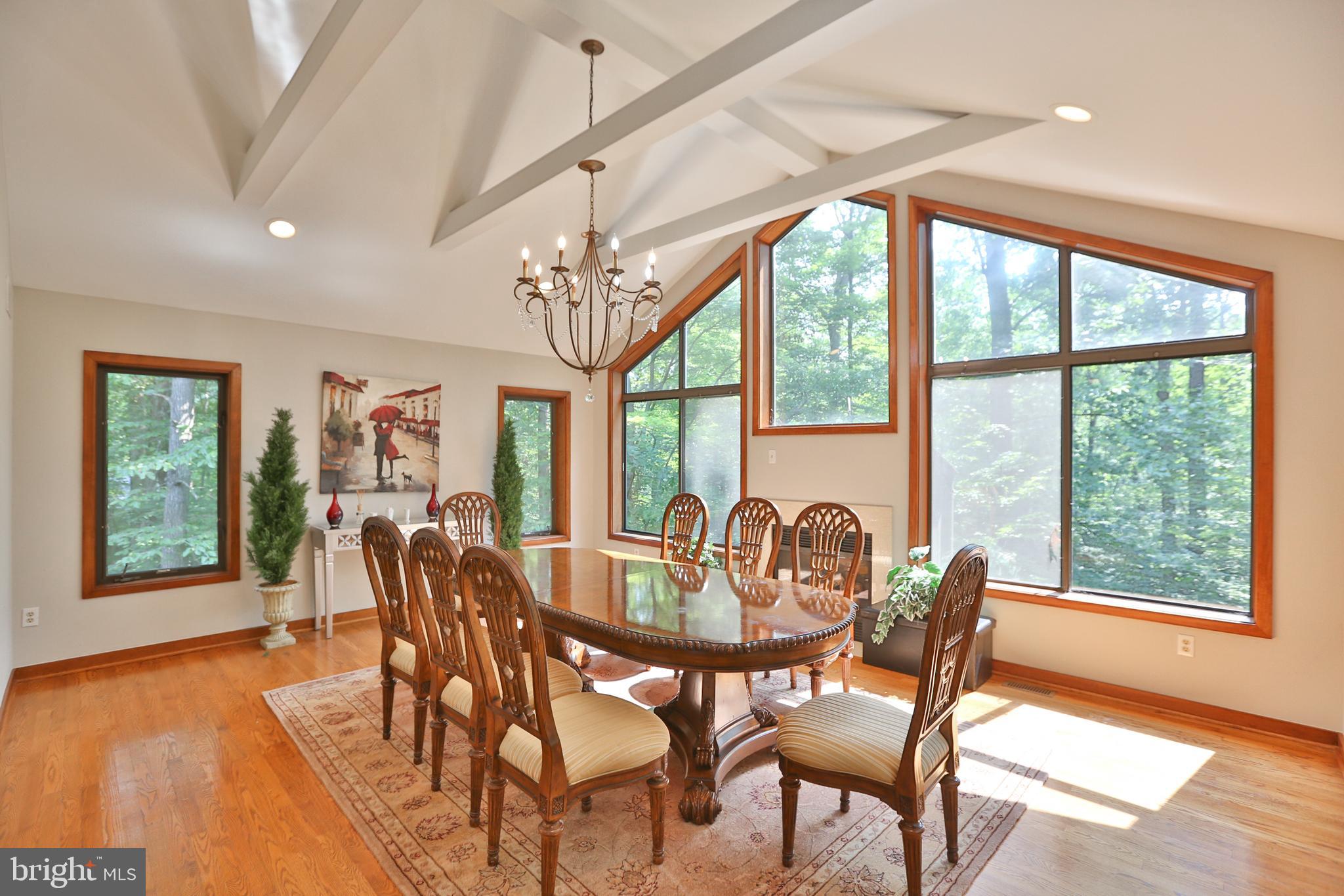 7247 Clifton Road Clifton, VA 20124 - Photo 17 of 38 Dining Room
