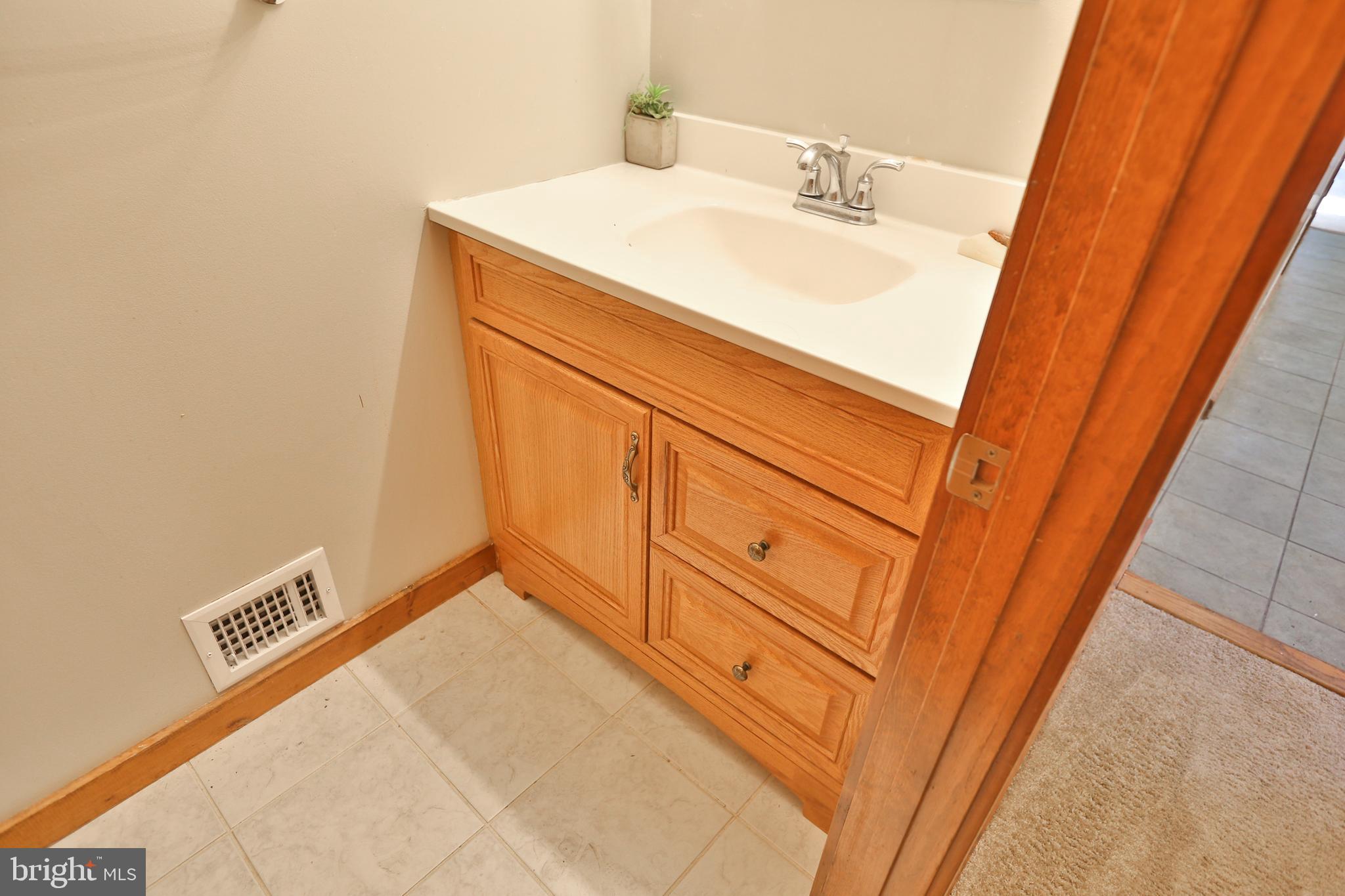 7247 Clifton Road Clifton, VA 20124 - Photo 18 of 38 Half Bath in Main Level