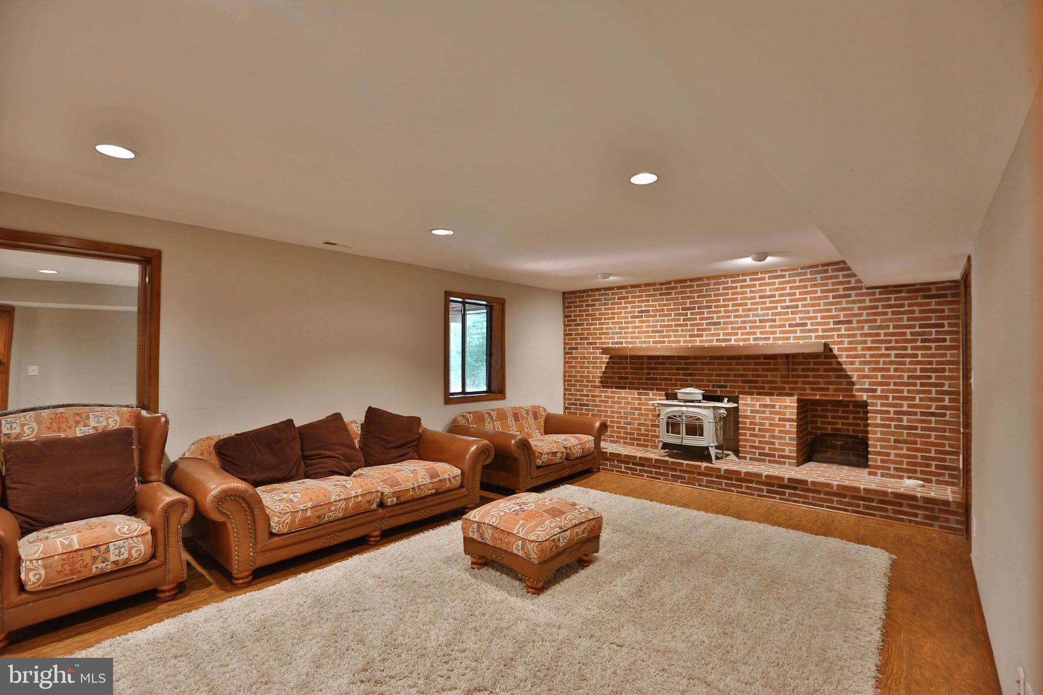 7247 Clifton Road Clifton, VA 20124 - Photo 27 of 38 Living Room (2) in Basement