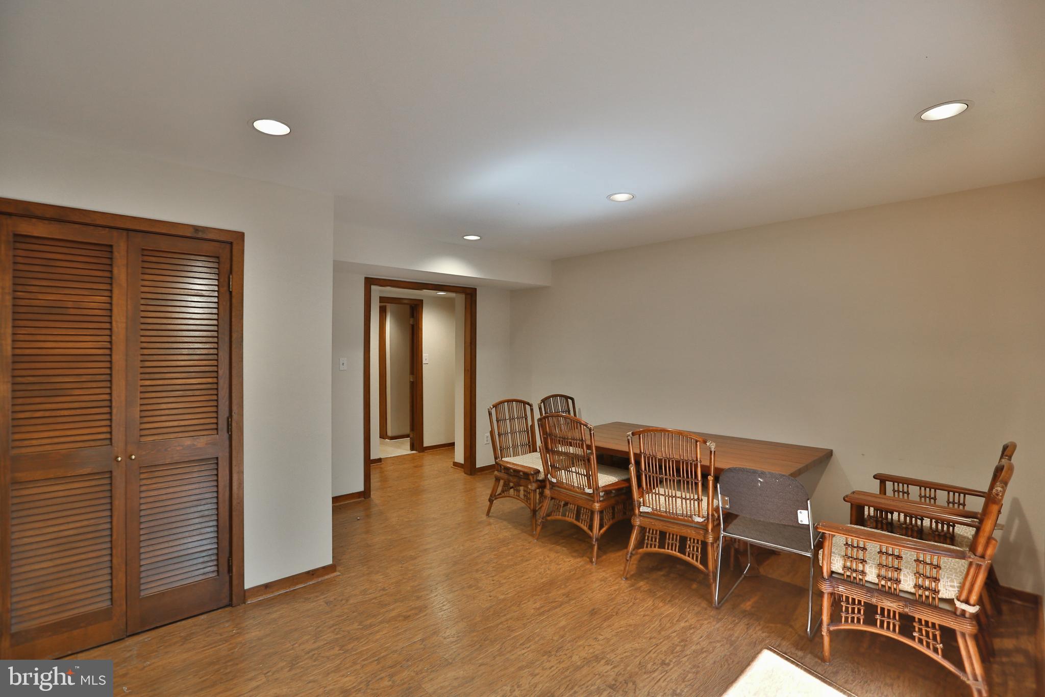 7247 Clifton Road Clifton, VA 20124 - Photo 28 of 38 Table Space in Basement