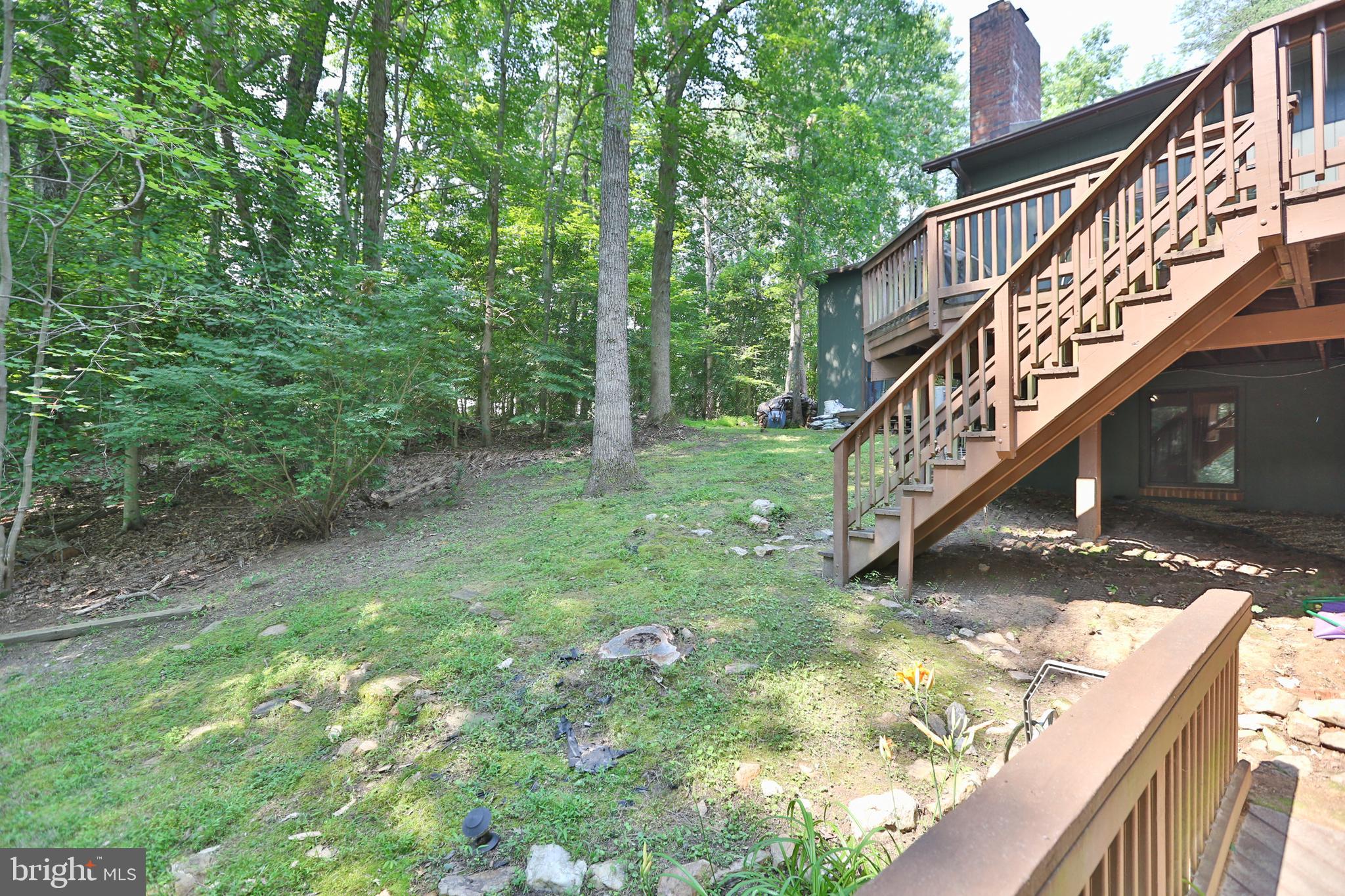 7247 Clifton Road Clifton, VA 20124 - Photo 35 of 38 Deck Stair
