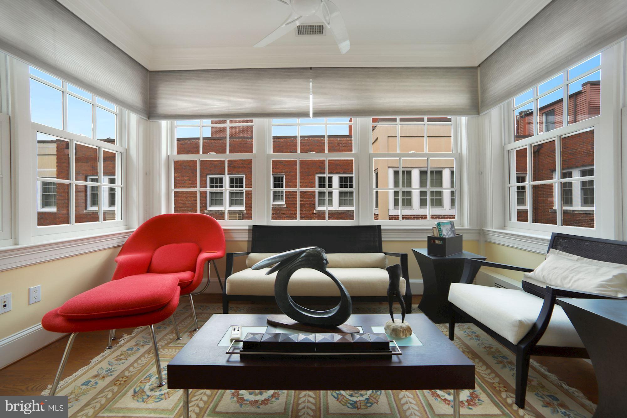 2540 Massachusetts Avenue Northwest, Unit 505 Washington, DC 20008 - Photo 22 of 32 Proper sitting area finishes masterful en suite