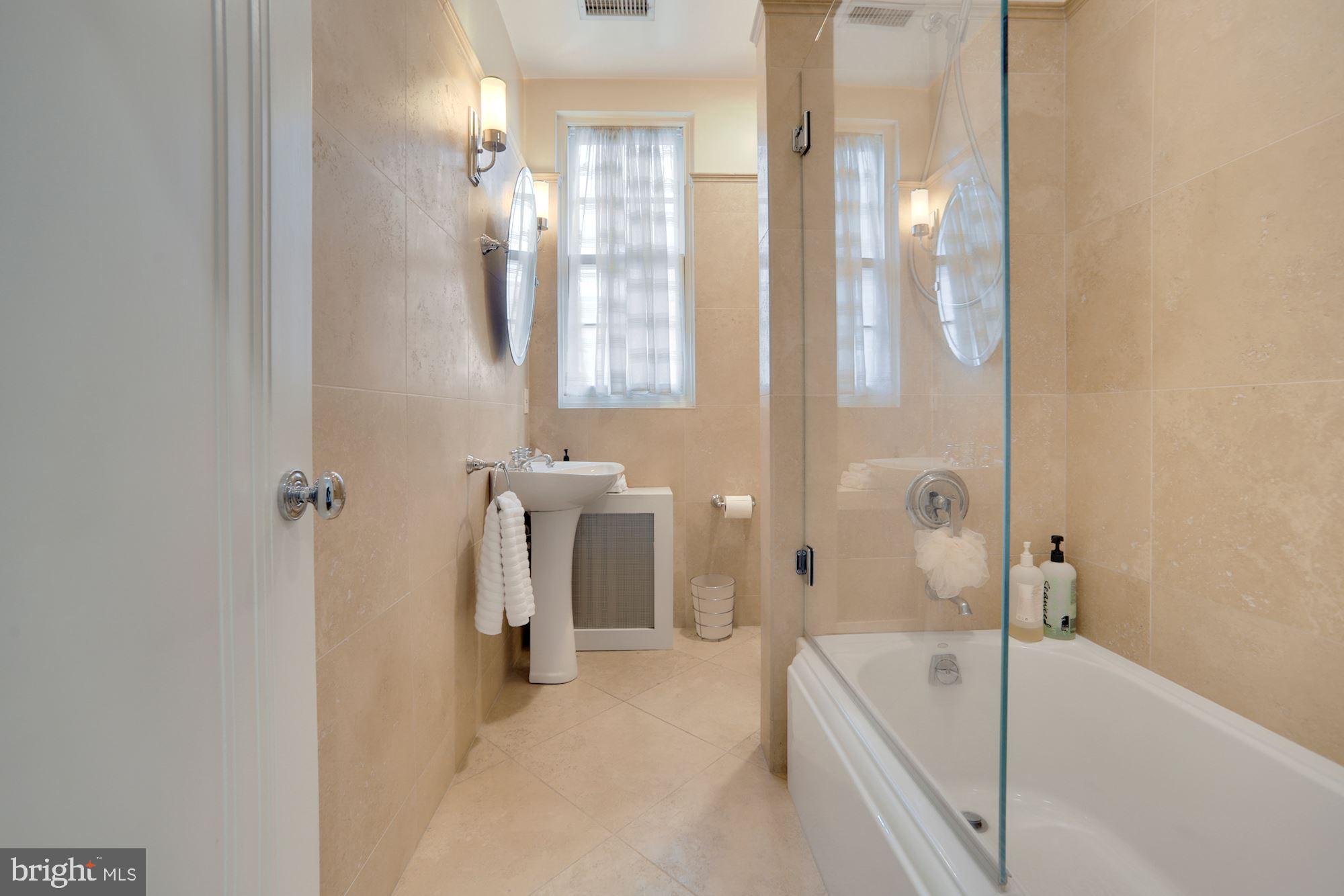 2540 Massachusetts Avenue Northwest, Unit 505 Washington, DC 20008 - Photo 24 of 32 Fully appointed, lovely second full bath