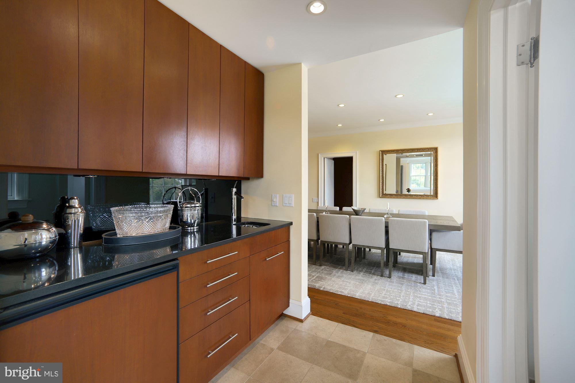 2540 Massachusetts Avenue Northwest, Unit 505 Washington, DC 20008 - Photo 7 of 32 Bar area is conveniently located