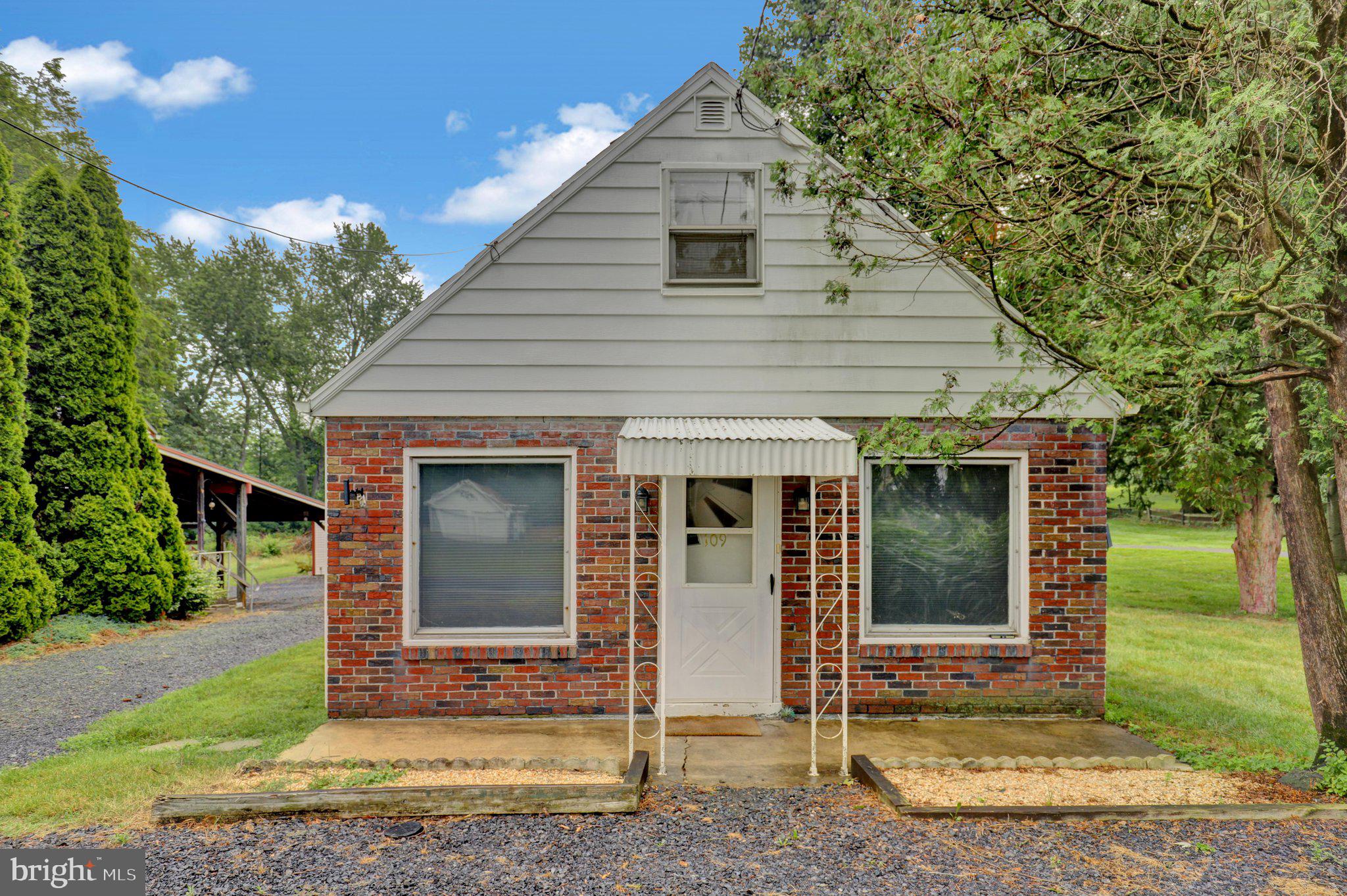 109 Gibraltar Road Reading, PA 19606 - Photo 3 of 16 360_8215