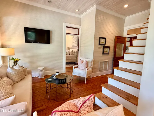 $595,000 | 101 East East President, Greenwood, MS 38930