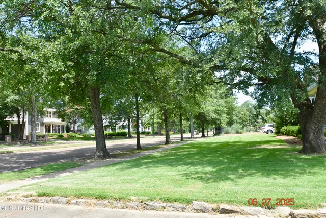 $595,000 | 101 East East President, Greenwood, MS 38930