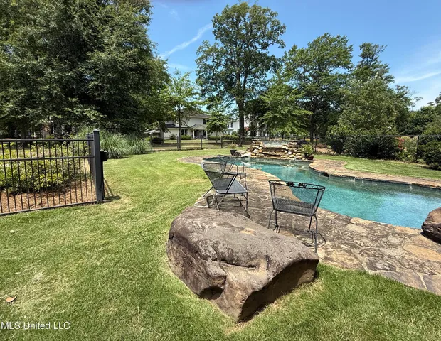 $595,000 | 101 East East President, Greenwood, MS 38930