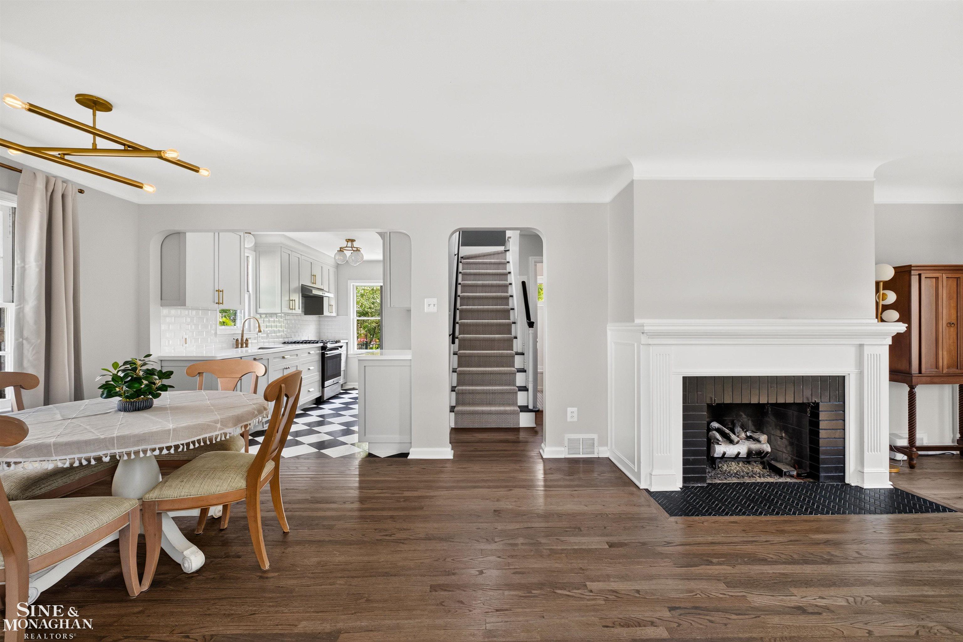 1776 Hampton Road Grosse Pointe, MI 48236 - Photo 7 of 37 50213018-5dd287f4-8532-4e43-a15a-f12634b0af0c.JPG