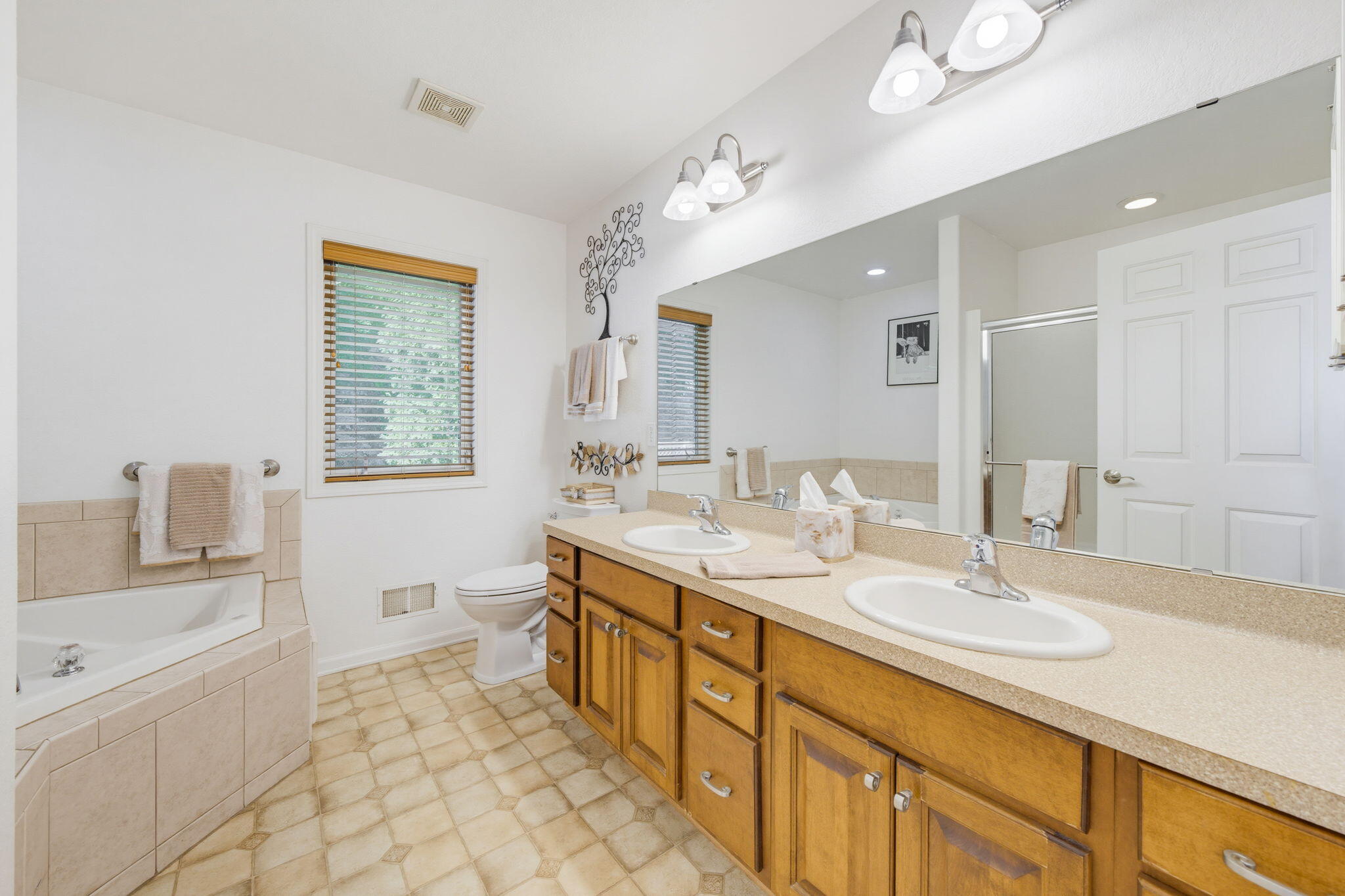 W152S7689 Mystic Drive Muskego, WI 53150 - Photo 20 of 35 en suite bathroom 1