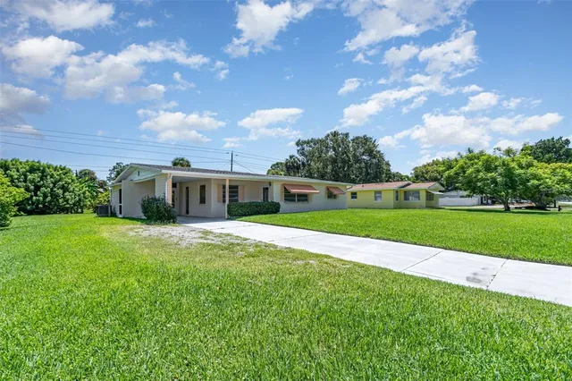 a front view of house with yard