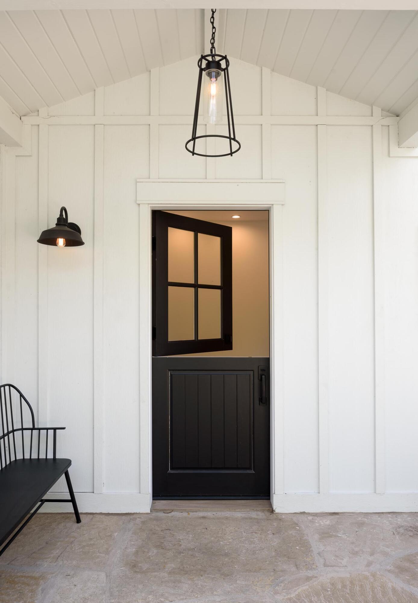 765 B Hot Springs Road Montecito, CA 93108 - Photo 4 of 33 a view of a hallway with entryway