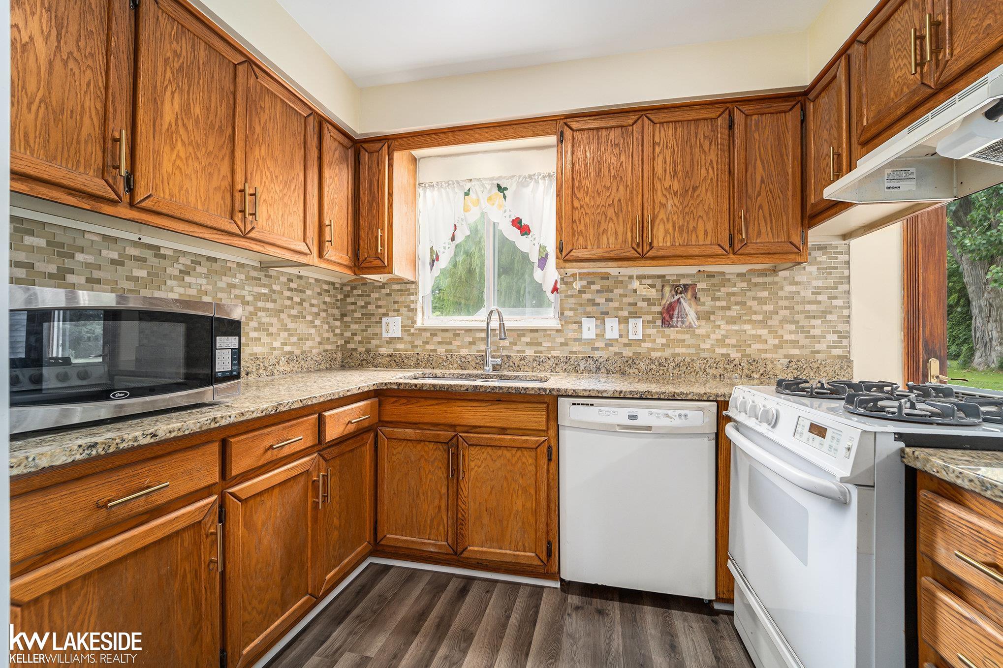 2692 Wisconsin Road Troy, MI 48083 - Photo 10 of 26