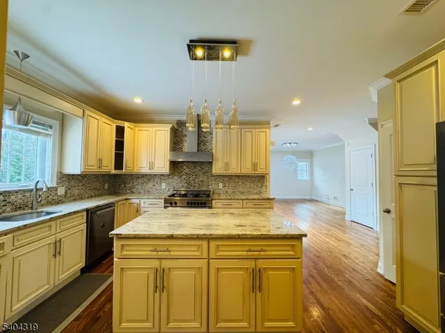 $6,250 | 46 Elmwood Drive, Livingston, NJ 07039