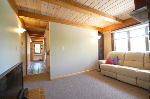 33 Osgood Road Sterling, MA 01564 - Photo 6 of 30 a living room with furniture and a window