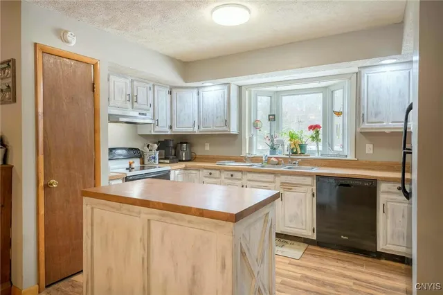 $375,000 | 1557 Co Rte 7, Hannibal, NY 13126