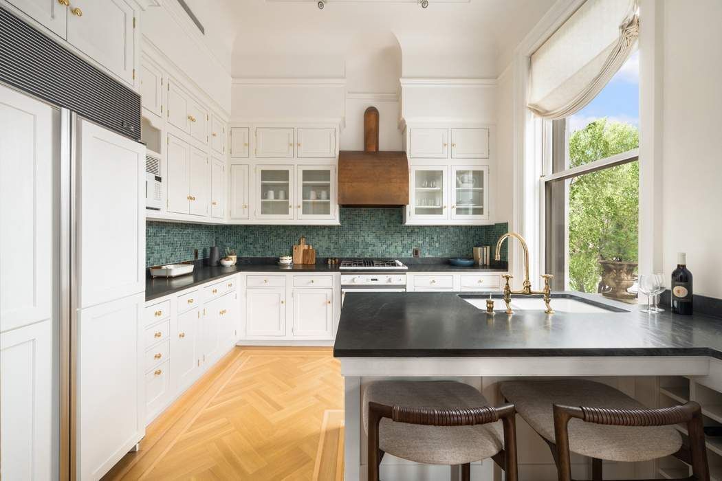 41 Riverside Drive Manhattan, NY 11214 - Photo 6 of 33