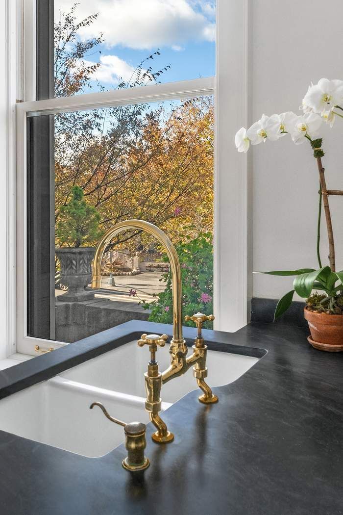 41 Riverside Drive Manhattan, NY 11214 - Photo 7 of 33