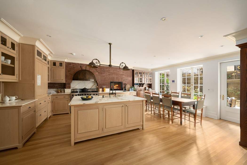 41 Riverside Drive Manhattan, NY 11214 - Photo 8 of 33