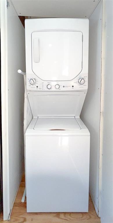 1450 Hawthorne Way East Point, GA 30344 - Photo 14 of 16 a utility room with dryer and washer