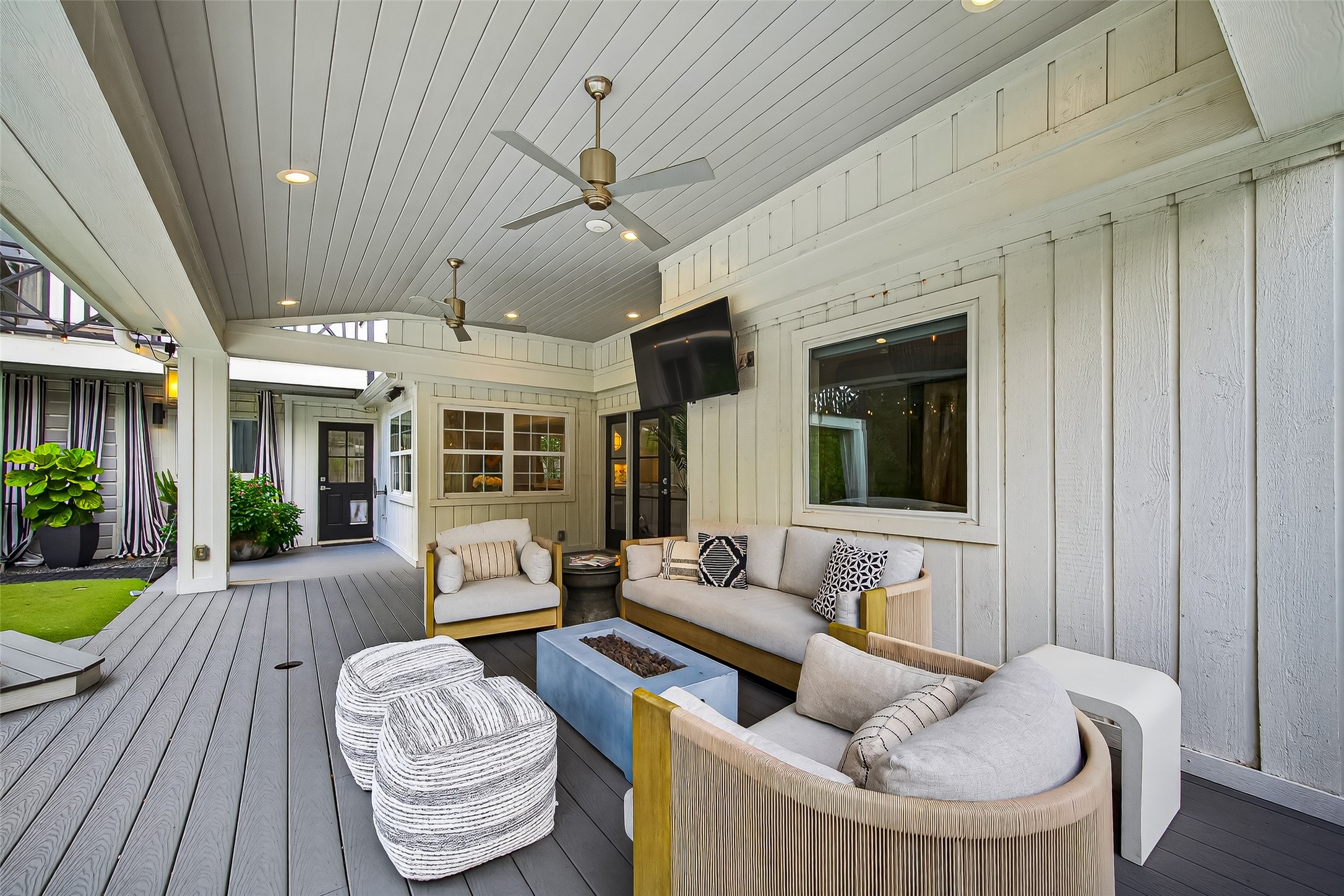415 Ramblewood Road Houston, TX 77079 - Photo 38 of 49 Another view of this great outdoor space.