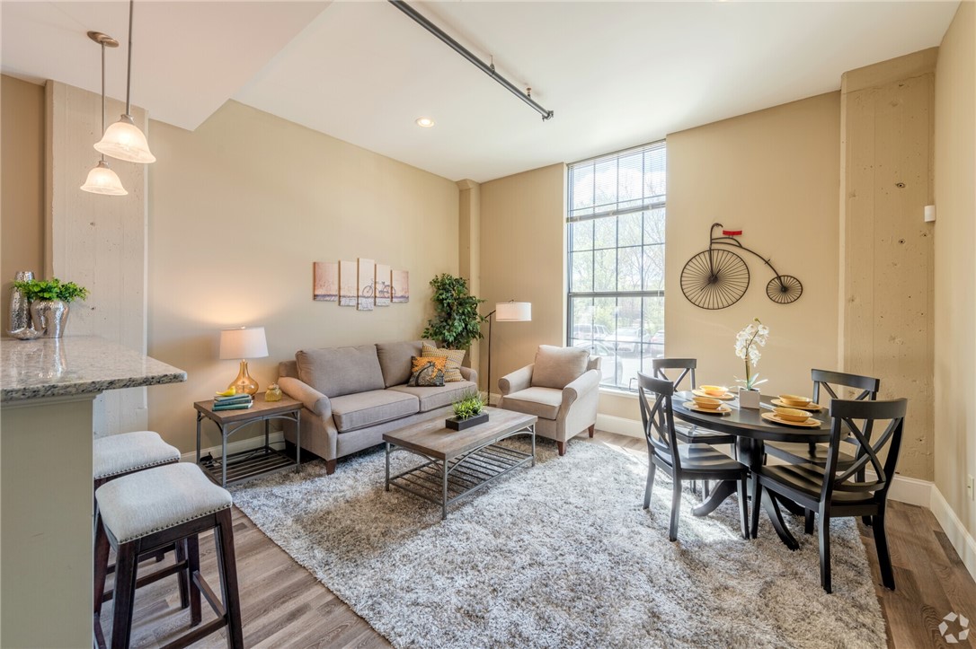 11 Eagle Street, Unit 360 Providence, RI 02908 - Photo 2 of 27