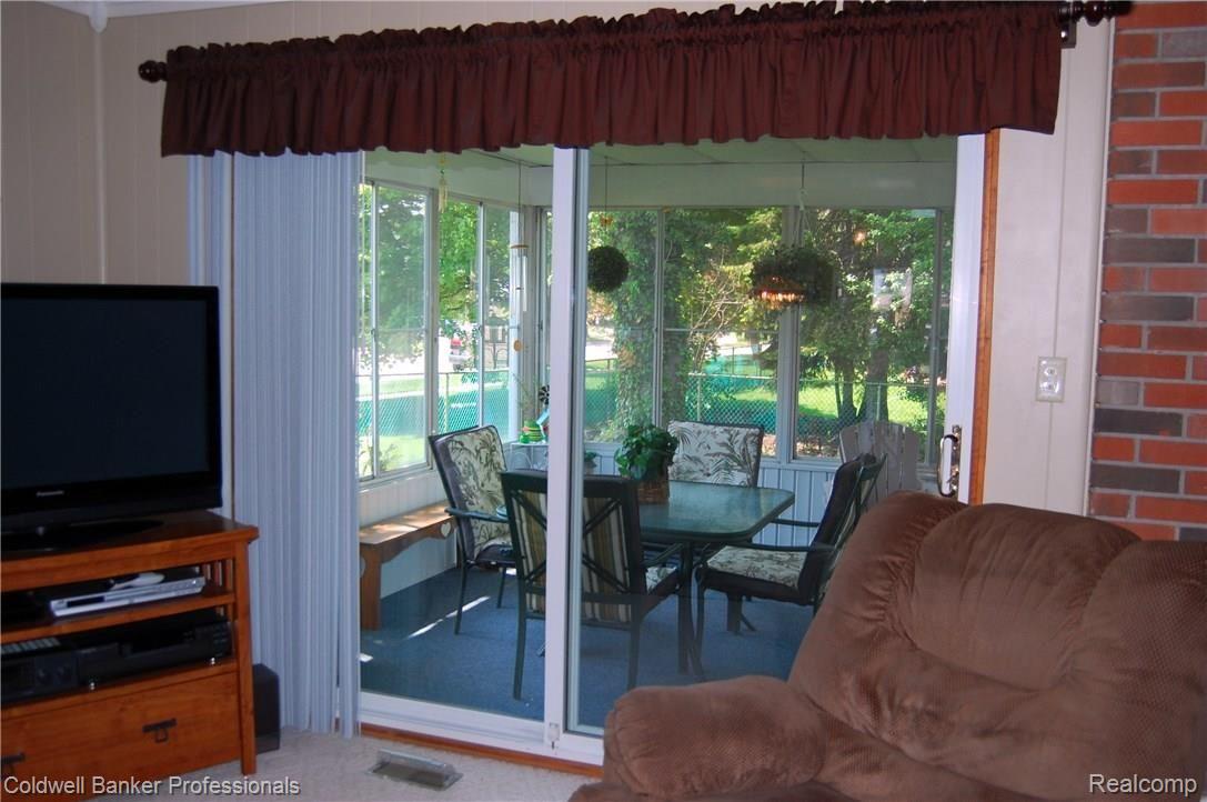 19066 Stonewood Road Riverview, MI 48193 - Photo 12 of 37 DSC_5960.JPG