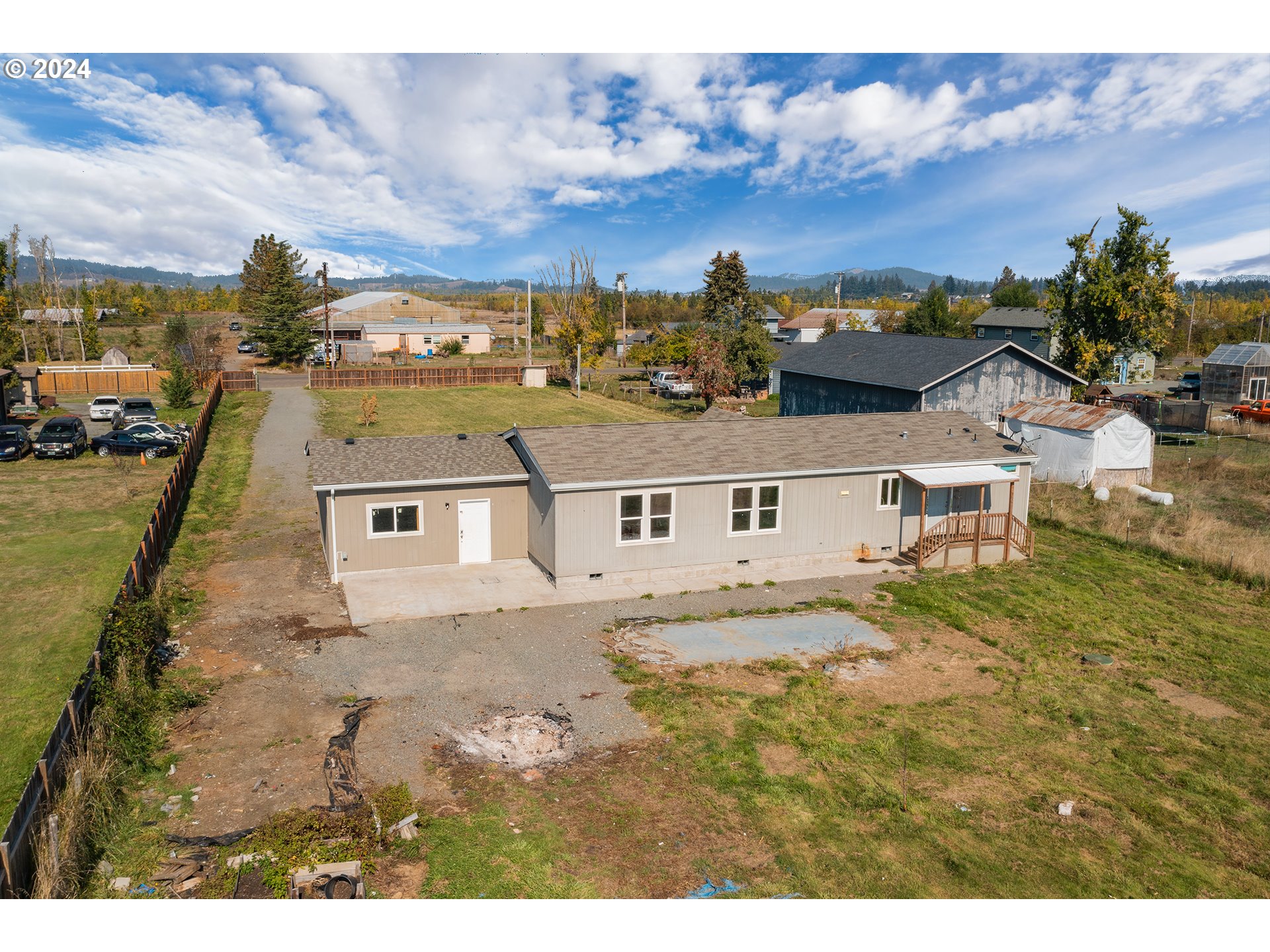33004 Camas Swale Road Creswell, OR 97426 - Photo 7 of 33 Gallery Image 7