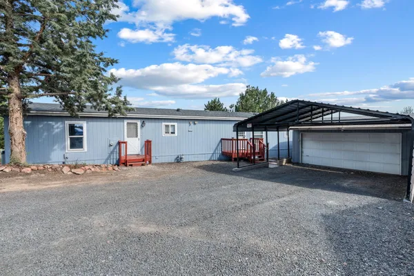 $348,900 | 215 Southeast J Street, Madras, OR 97741