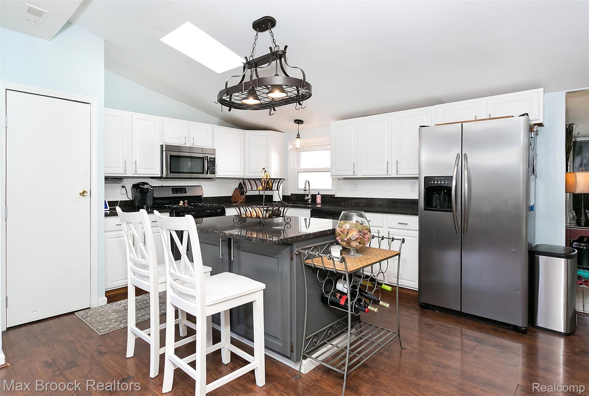 3718 Dearborn Avenue Rochester, MI 48309 - Photo 8 of 36 Dearborn-7.jpg