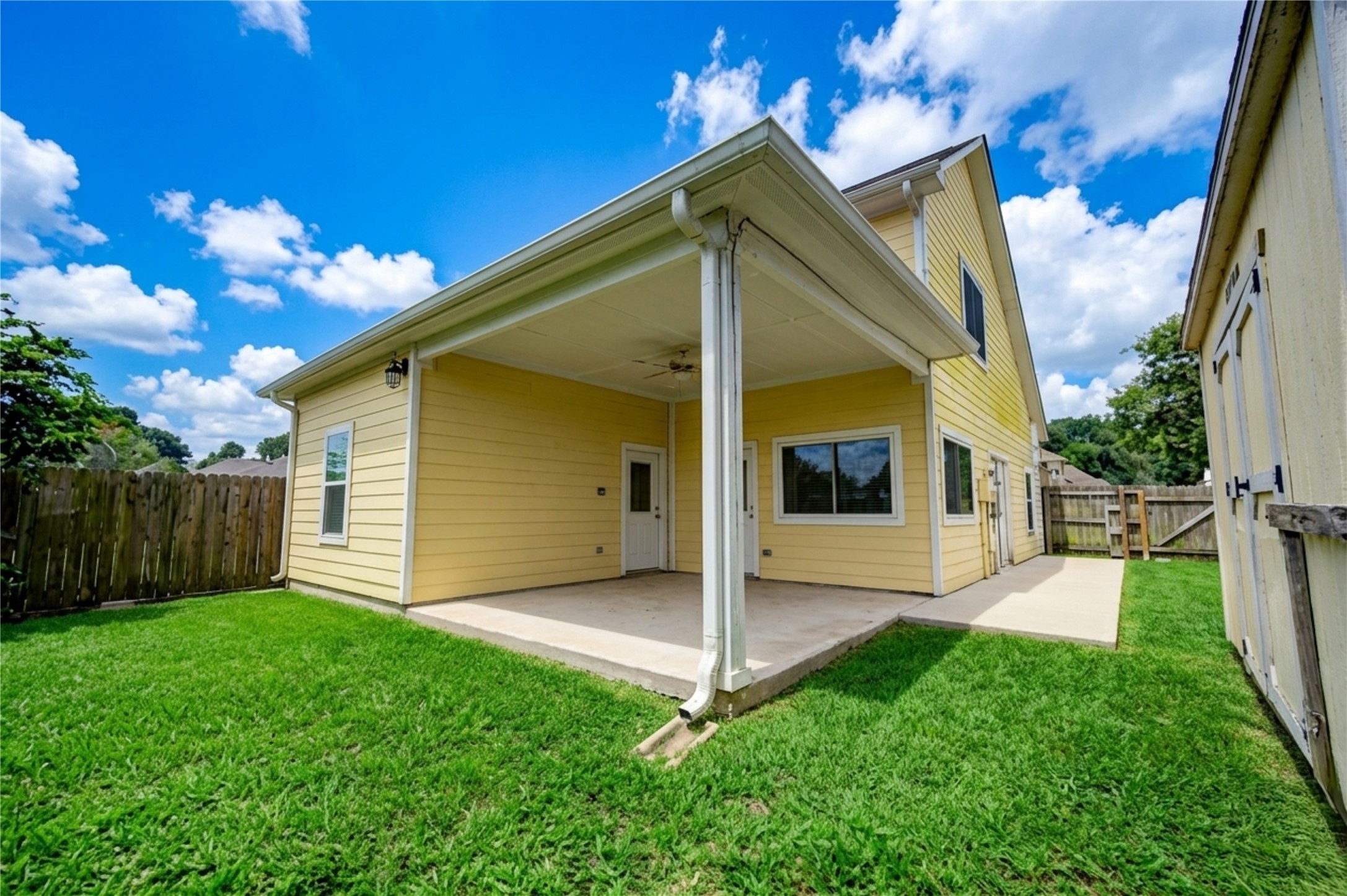 316 North Ranch House Road Angleton, TX 77515 - Photo 28 of 30 Covered Patio