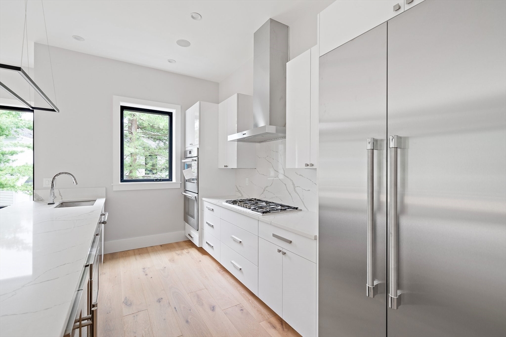 94 Thurston Road, Unit 94 Newton, MA 02464 - Photo 6 of 27