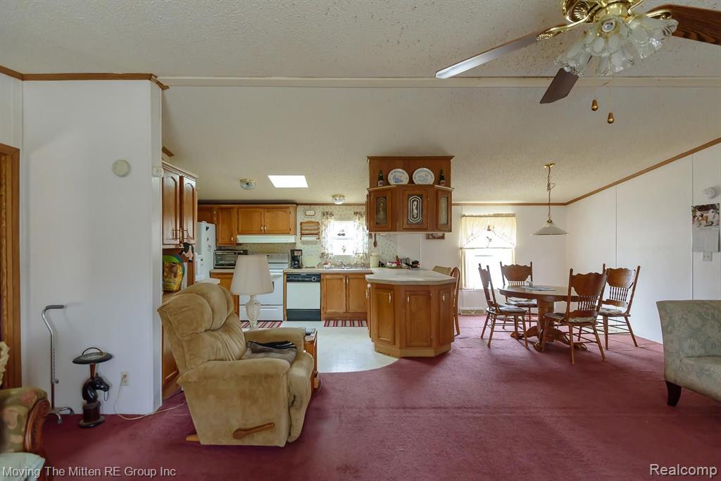 28400 Elwell Road Belleville, MI 48111 - Photo 5 of 35