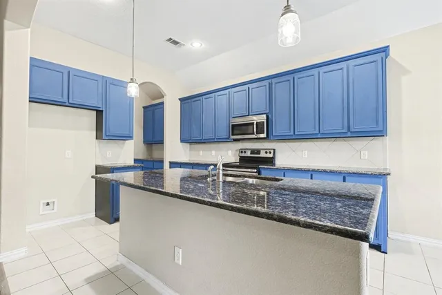 $555,000 | 106 Cardiff Lane, Waxahachie, TX 75167