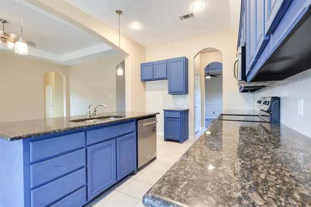 $555,000 | 106 Cardiff Lane, Waxahachie, TX 75167