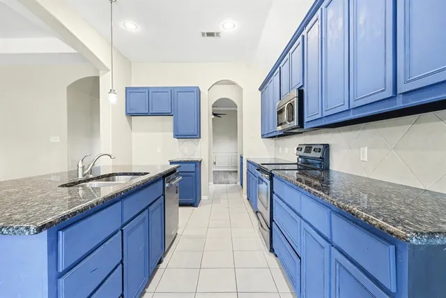 $555,000 | 106 Cardiff Lane, Waxahachie, TX 75167