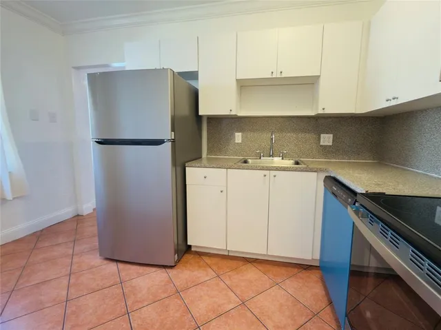 $3,200 | 3172 McDonald Street, Miami, FL 33133