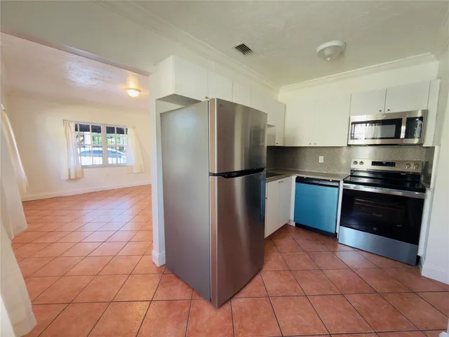 $3,200 | 3172 McDonald Street, Miami, FL 33133