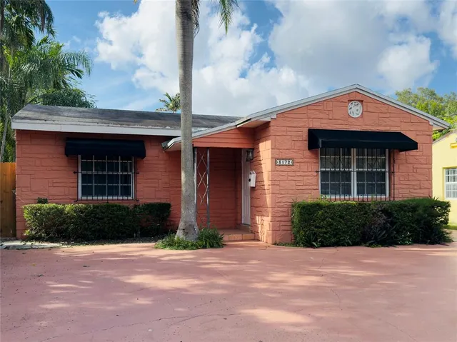 $3,200 | 3172 McDonald Street, Miami, FL 33133