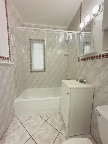 $3,200 | 3172 McDonald Street, Miami, FL 33133