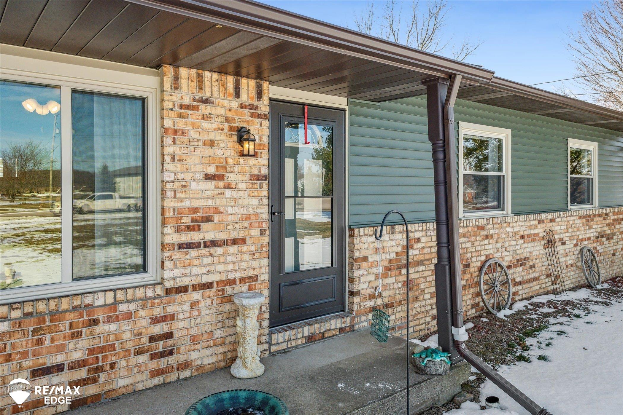 11282 East Coldwater Road Davison, MI 48423 - Photo 5 of 42 50103010-4.JPG