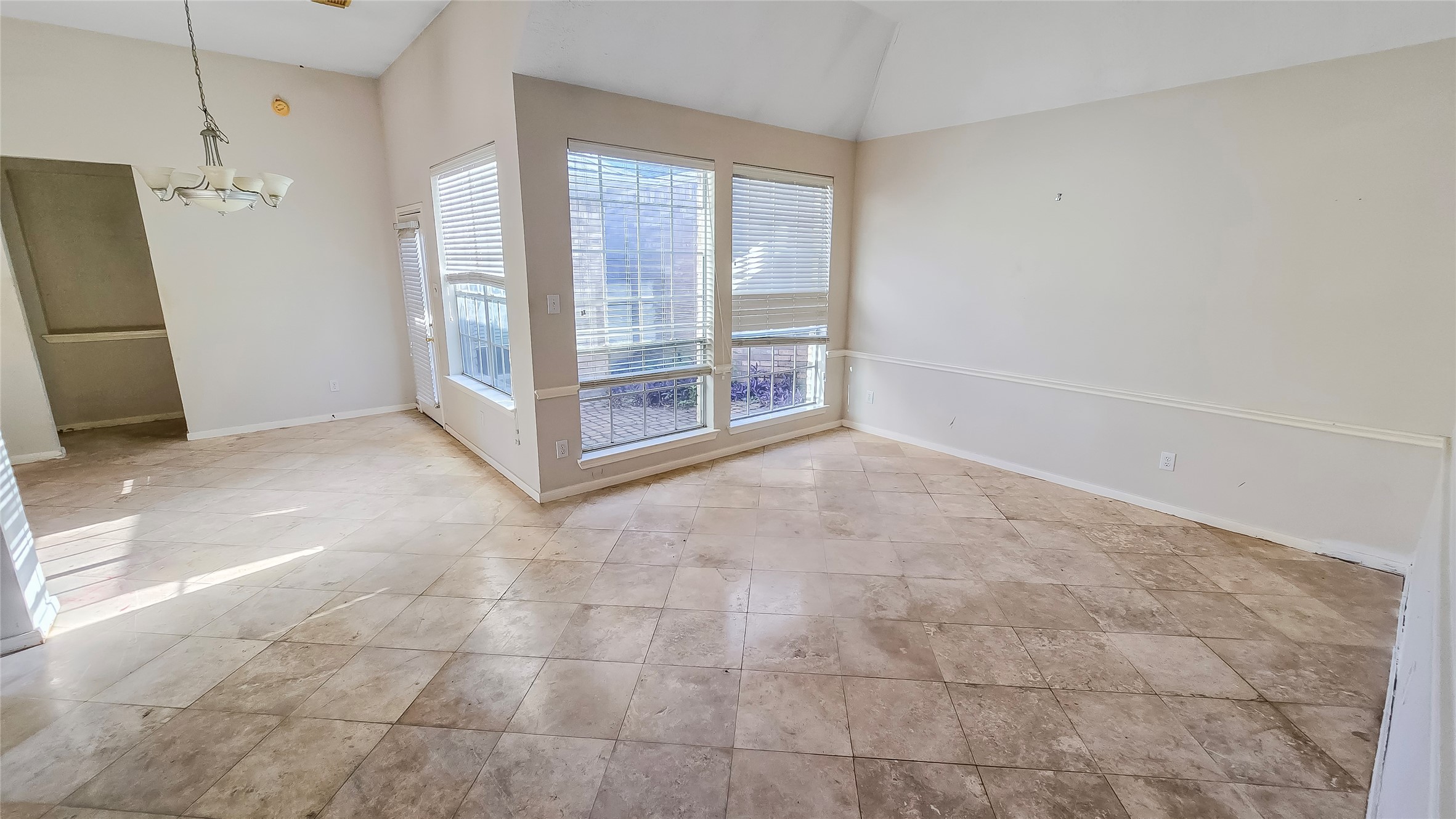 2939 Rosefield Drive Houston, TX 77080 - Photo 13 of 27